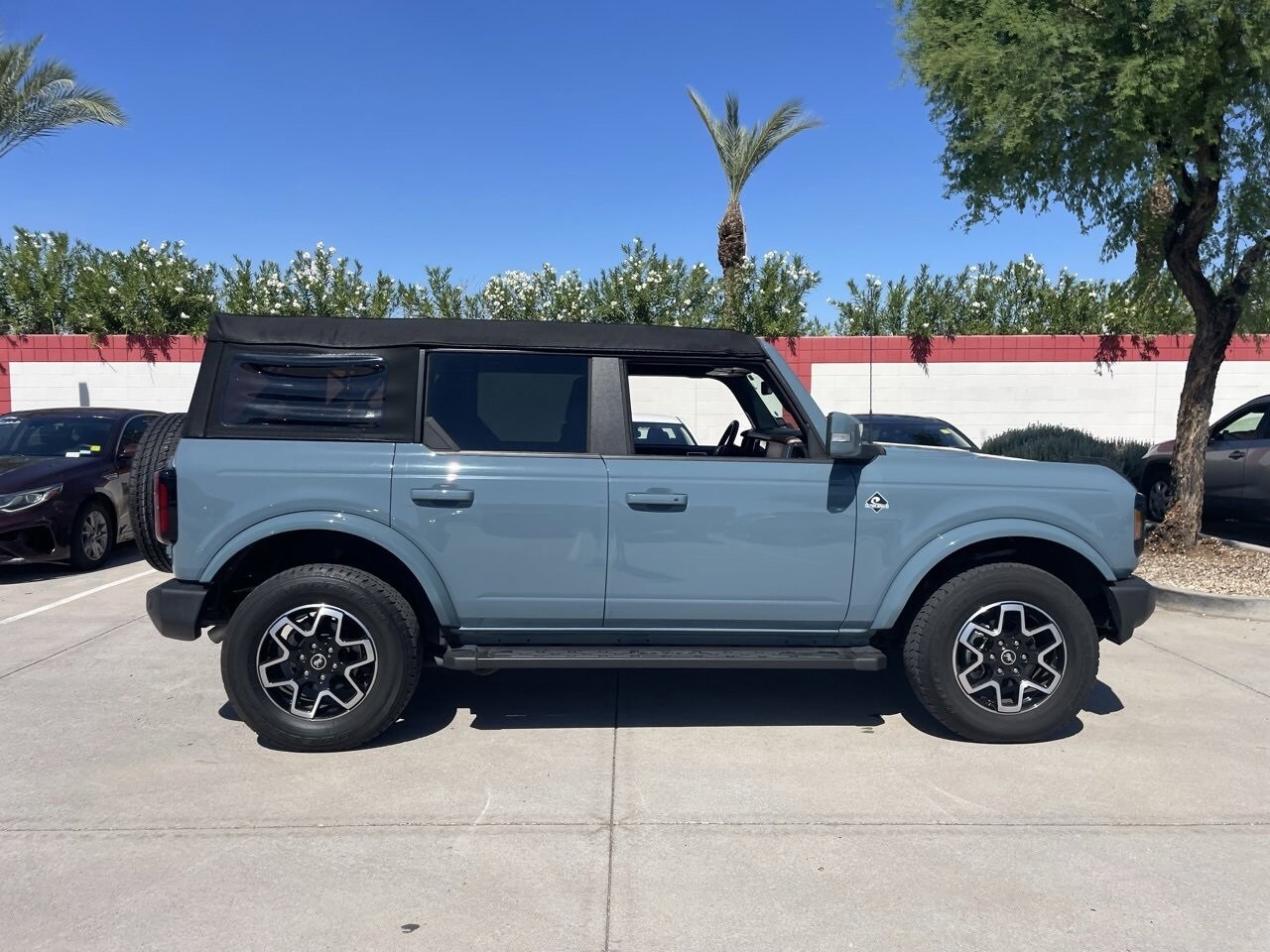2023 Ford Bronco Base Big Bend Black Diamond Outer Banks photo 3