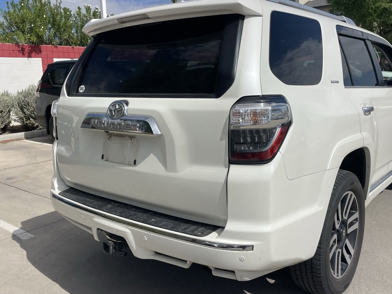 2016 Toyota 4Runner Limited photo 3