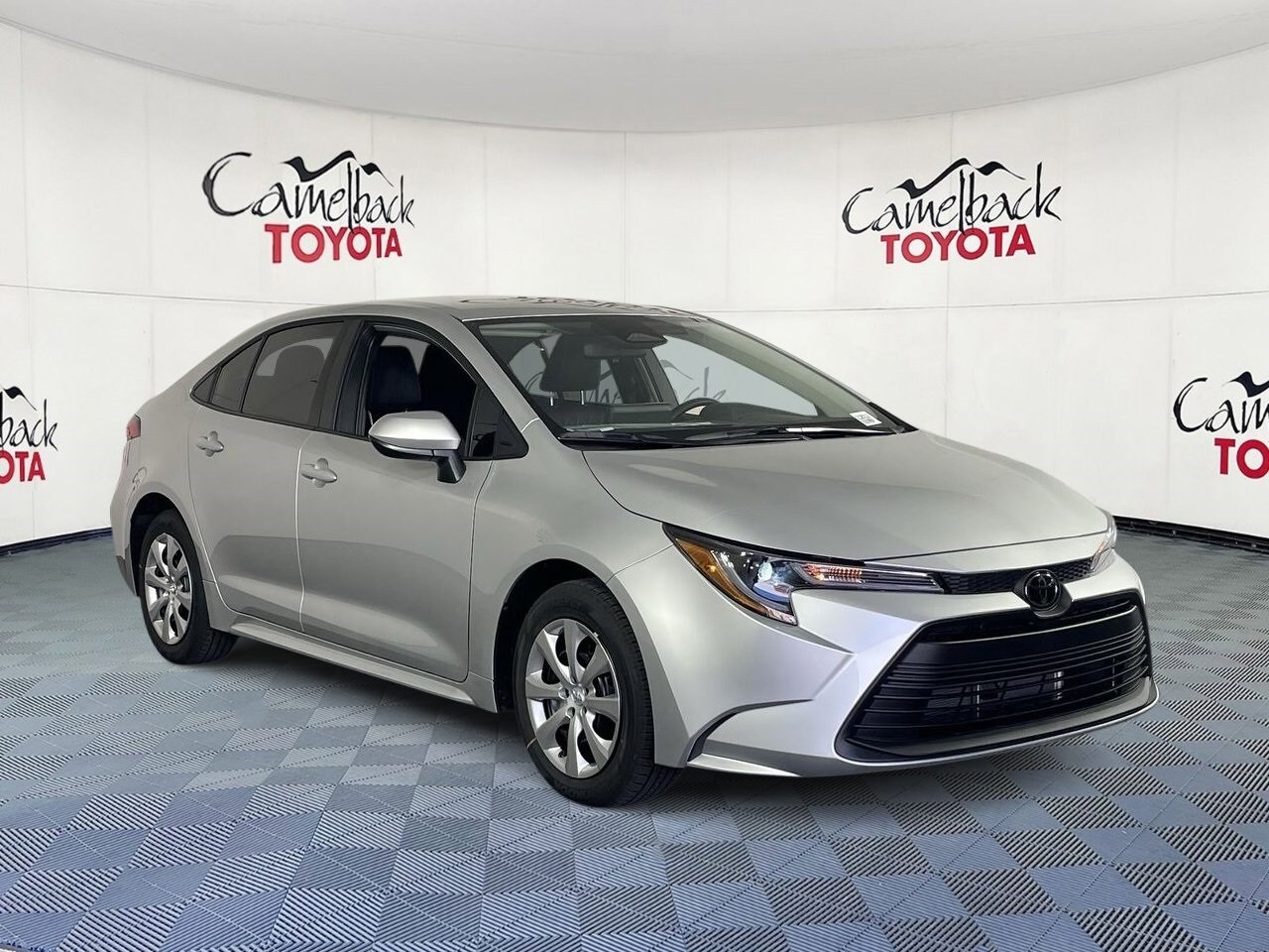 2026 Toyota Corolla LE photo 2