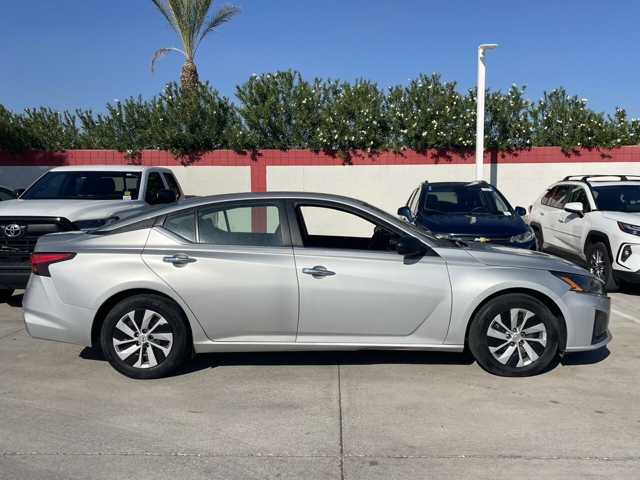 2024 Nissan Altima 2.5 S photo 3