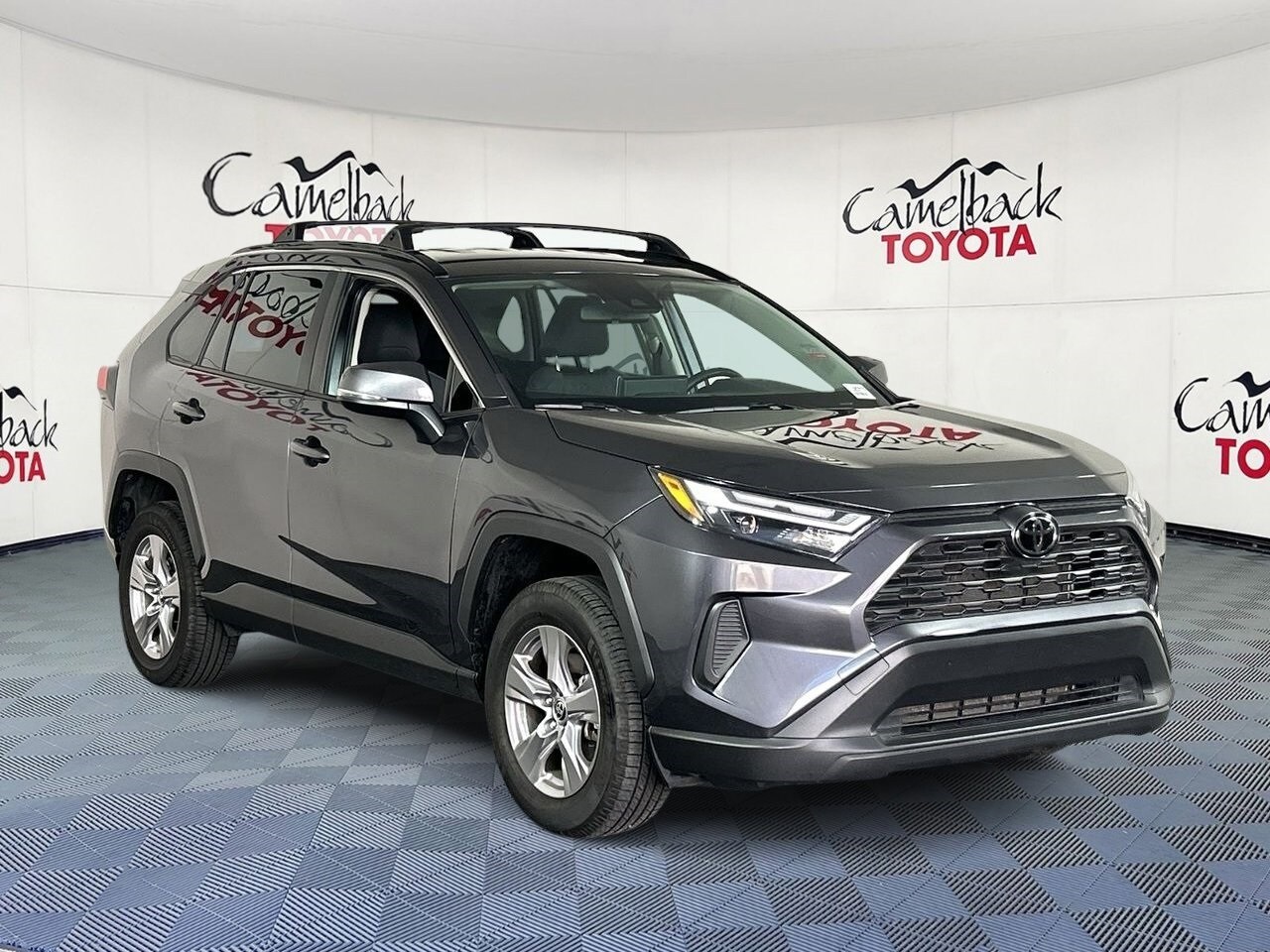 2023 Toyota RAV4 XLE photo 2