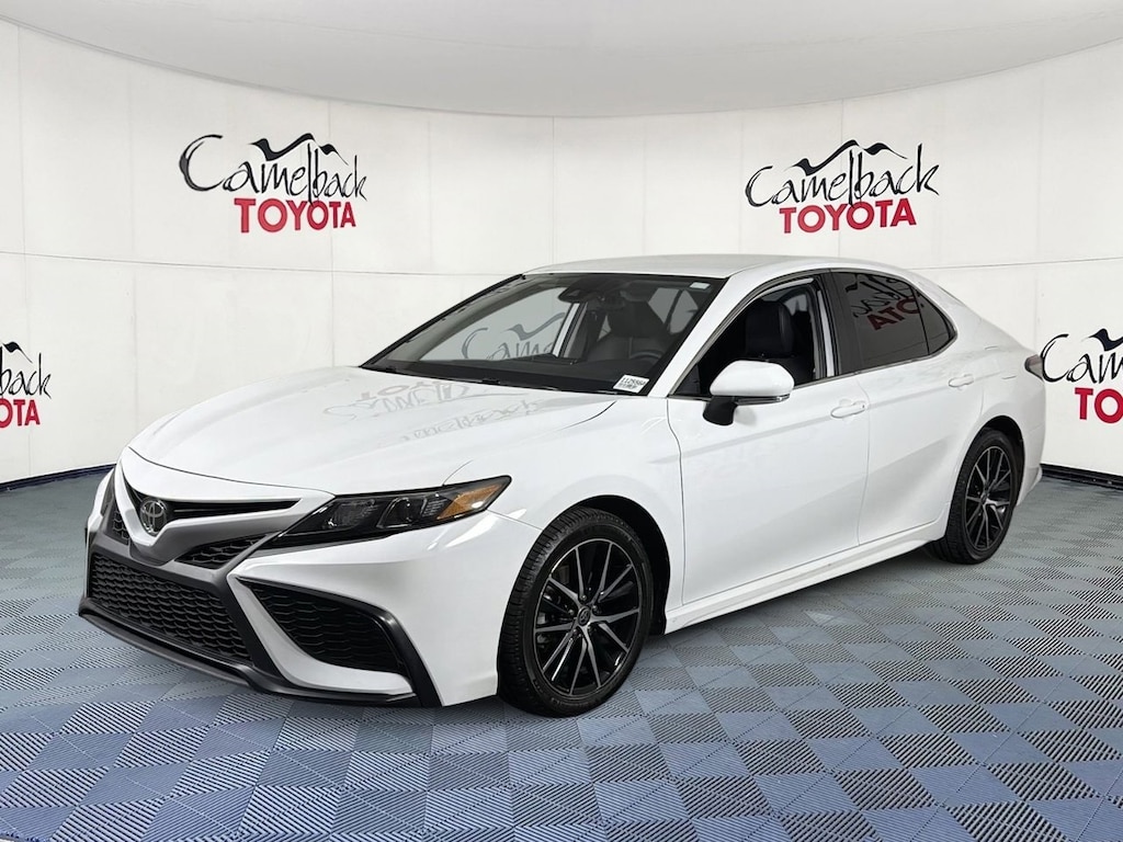 Used 2023 Toyota Camry SE Sedan