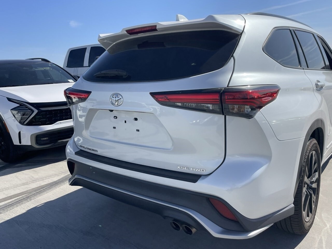 2023 Toyota Highlander XSE photo 4