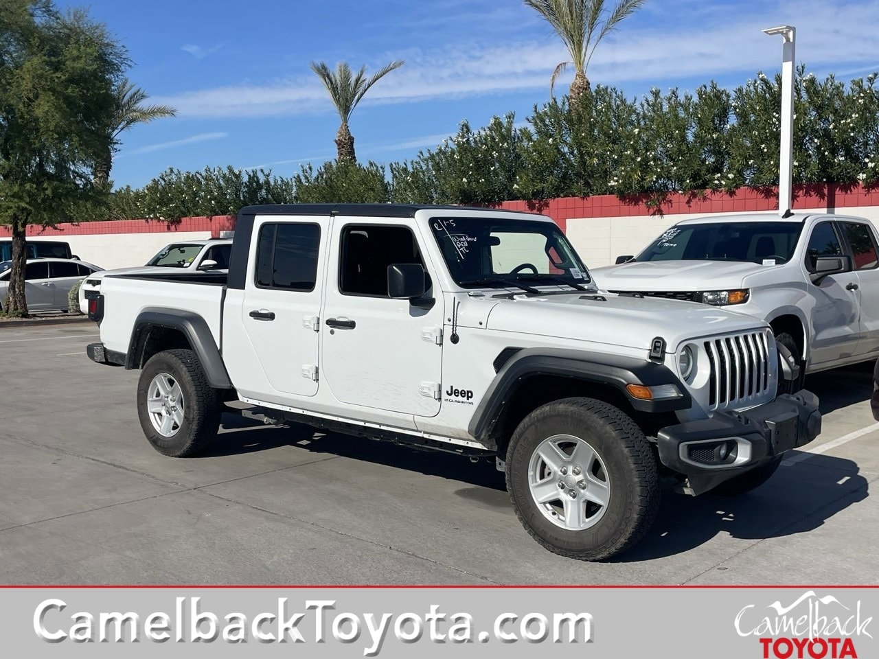 2023 Jeep Gladiator Sport S's photo
