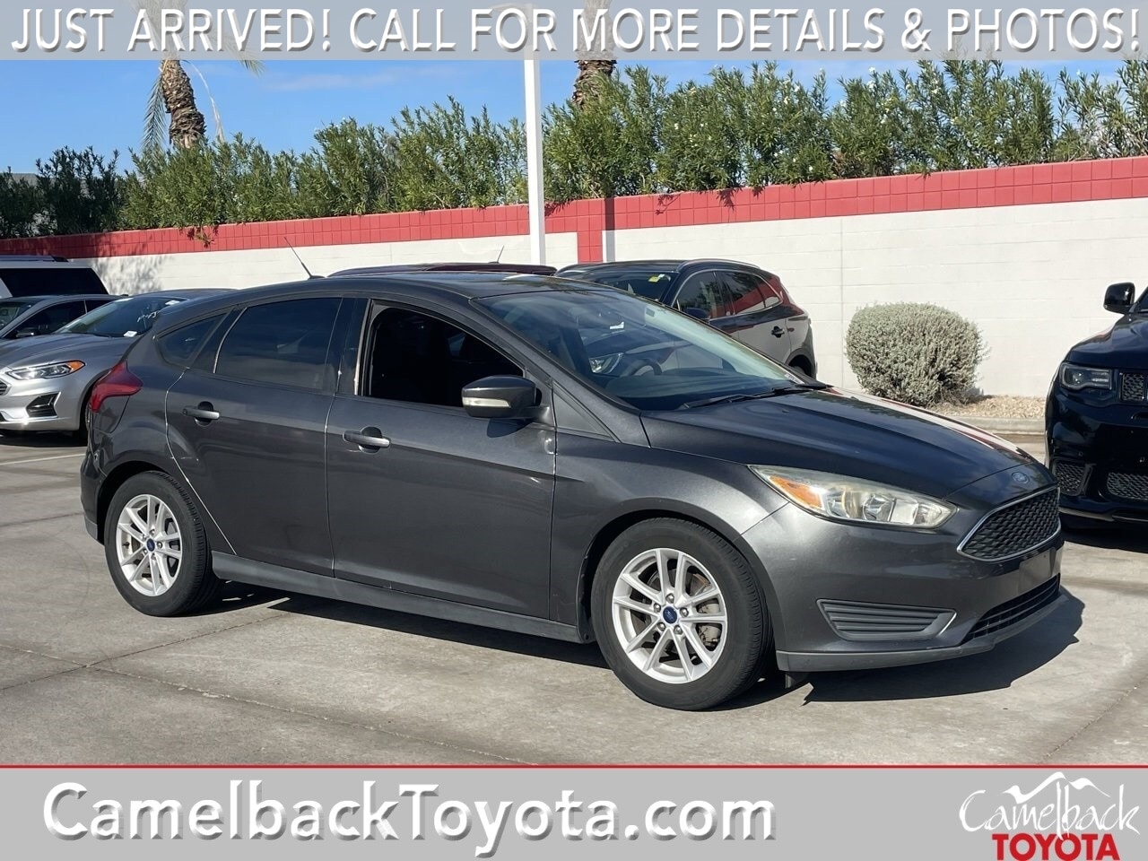 2017 Ford Focus SE's photo