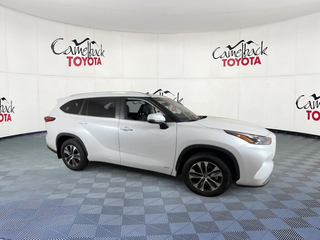 Certified 2026 Toyota Highlander Hybrid XLE SUV