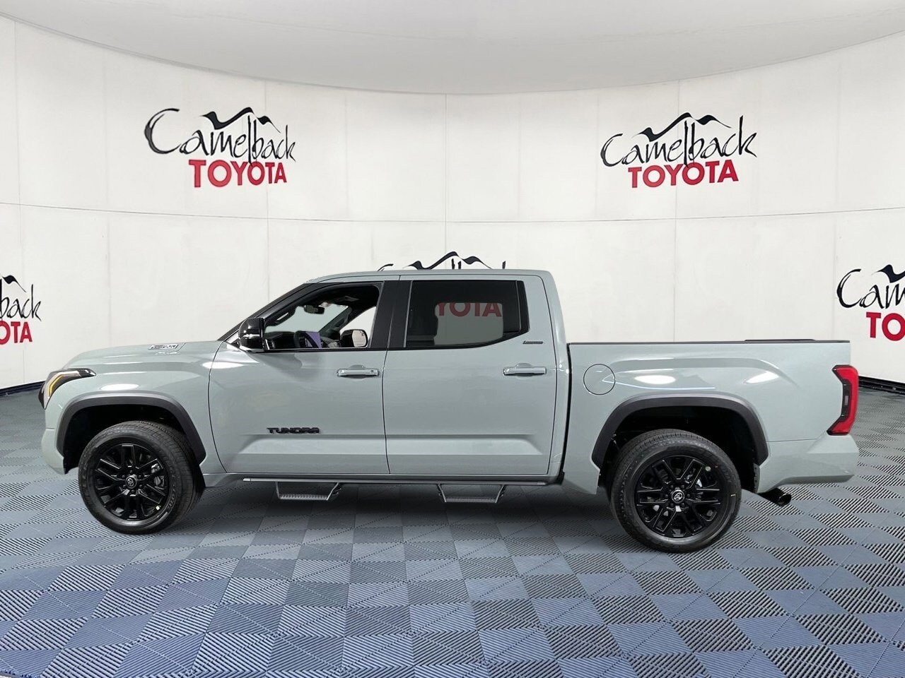 2026 Toyota Tundra Limited photo 4