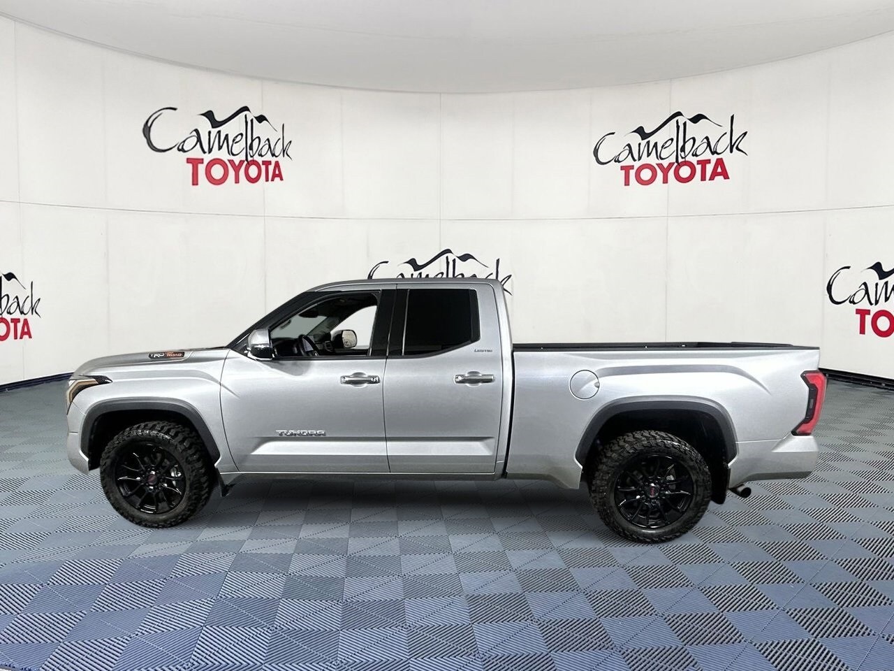 2022 Toyota Tundra Limited photo 4