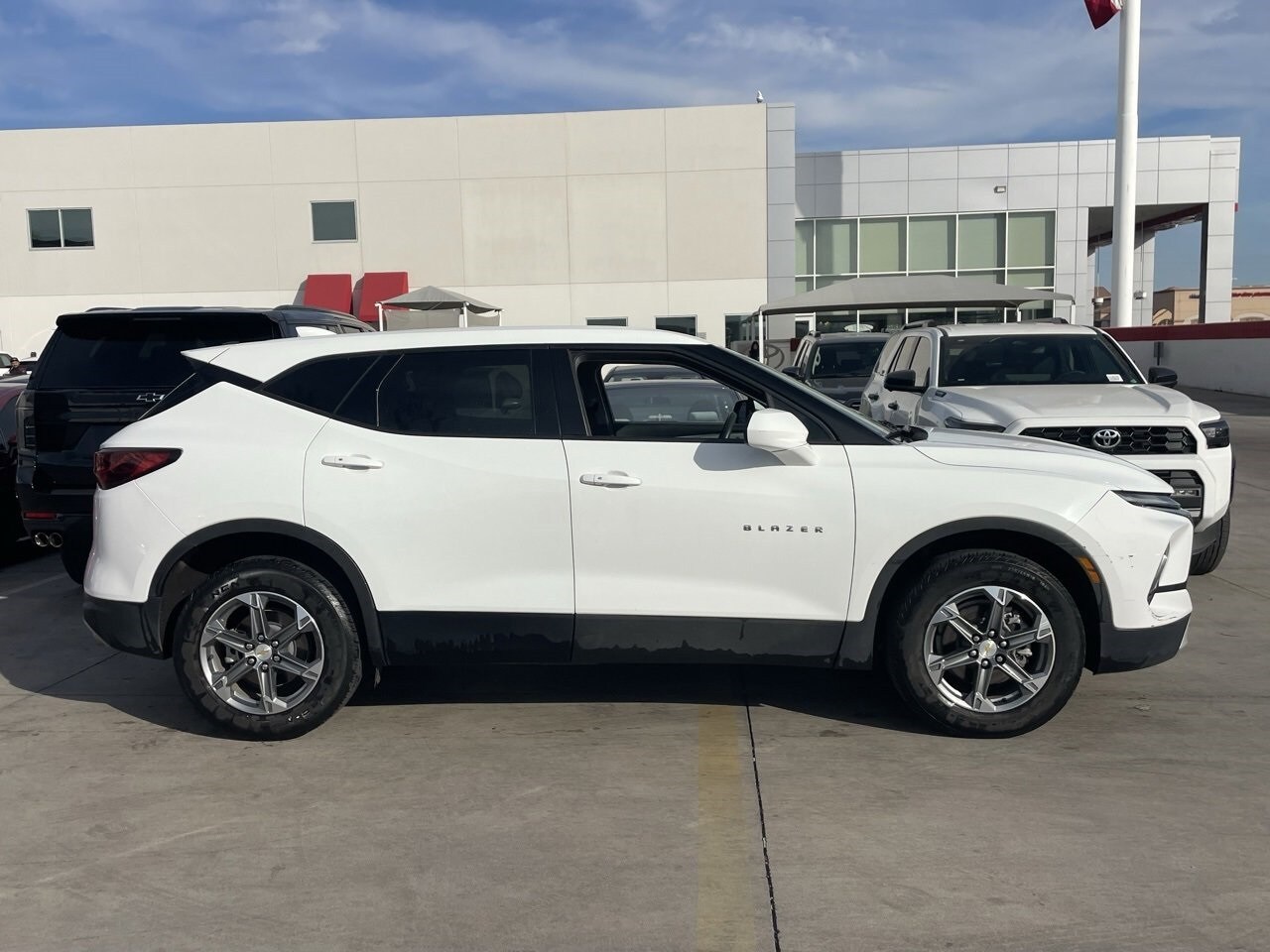 2024 Chevrolet Blazer 2LT photo 3