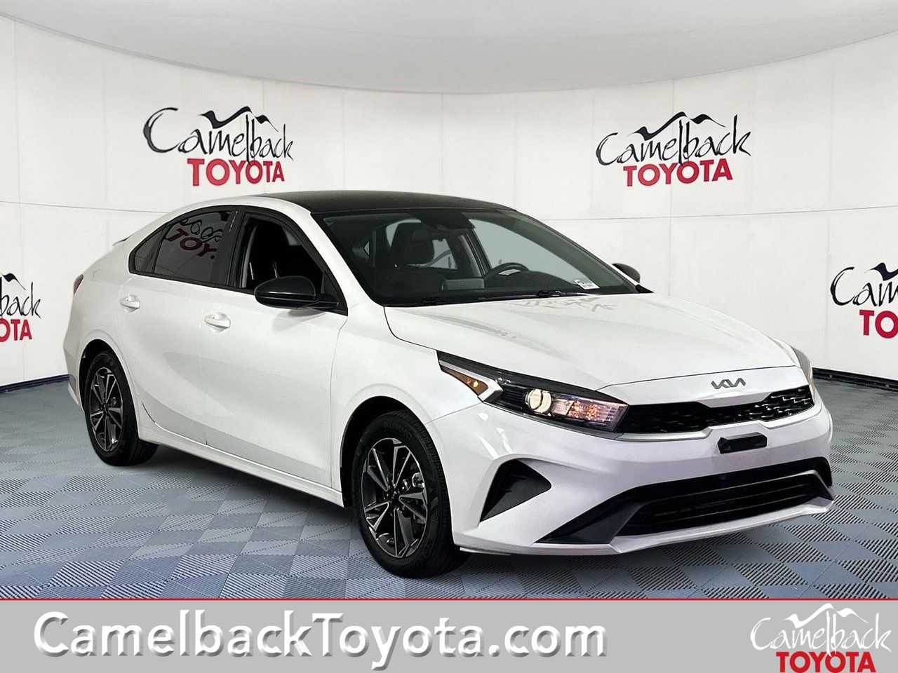 2023 Kia Forte LXS AT's photo