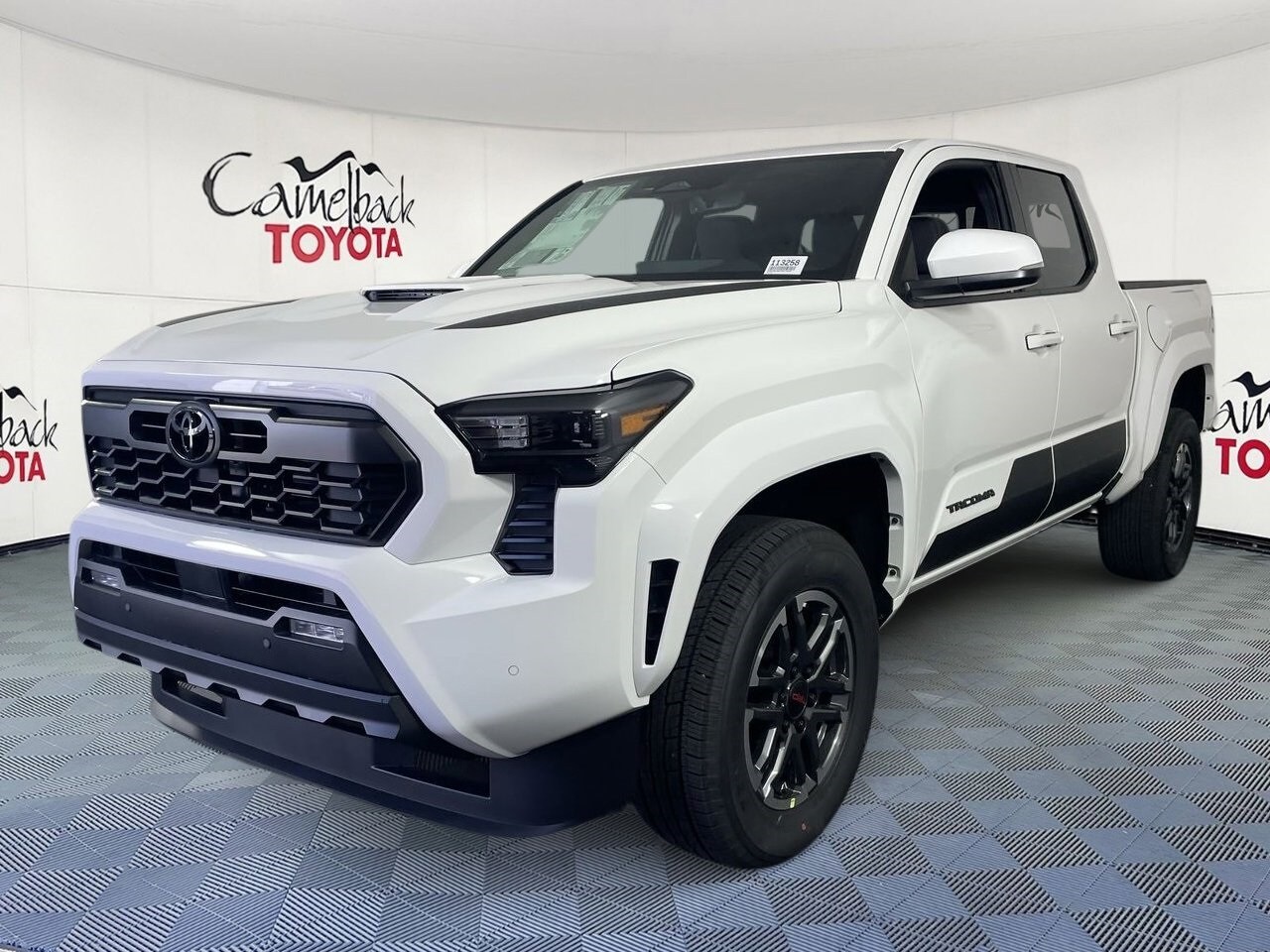 2026 Toyota Tacoma TRD Sport photo 2