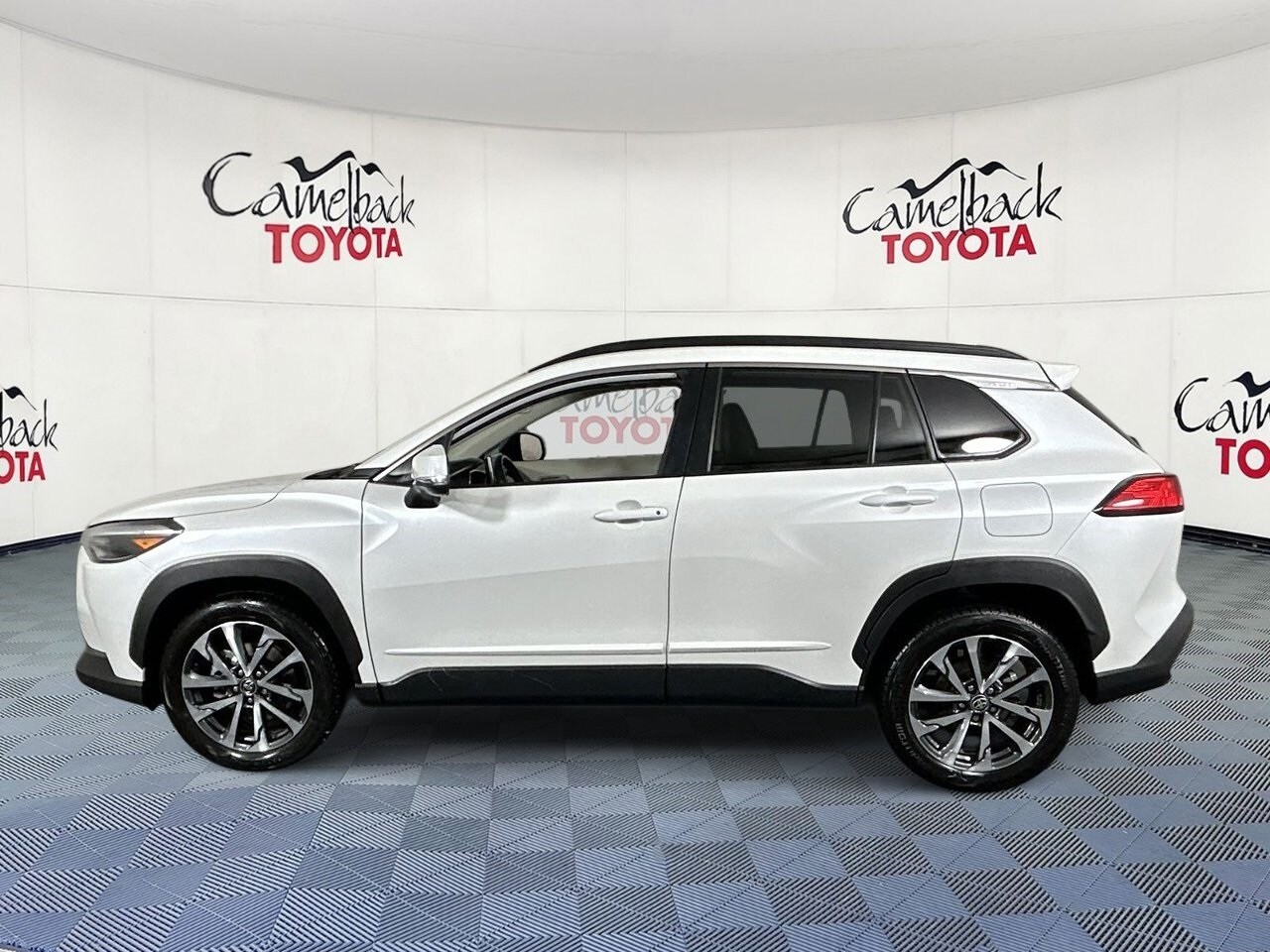 2022 Toyota Corolla Cross XLE photo 4