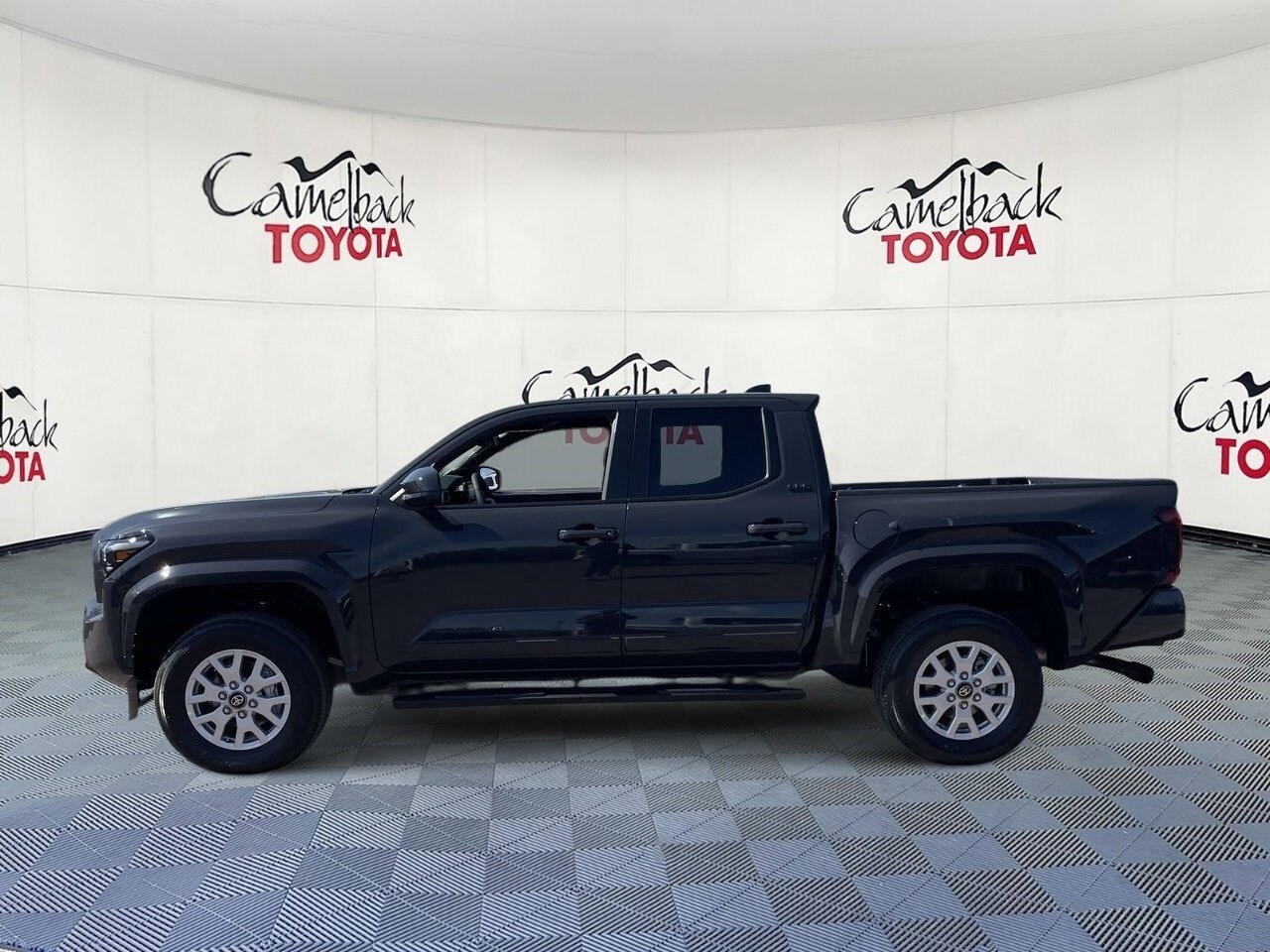2025 Toyota Tacoma SR5 photo 2