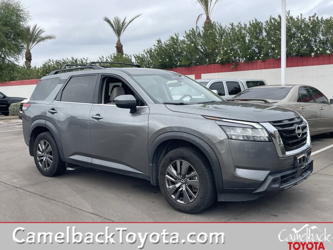 2022 Nissan Pathfinder SV's photo