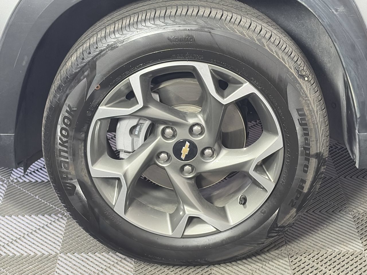 2025 Chevrolet Trax LT - Photo 10