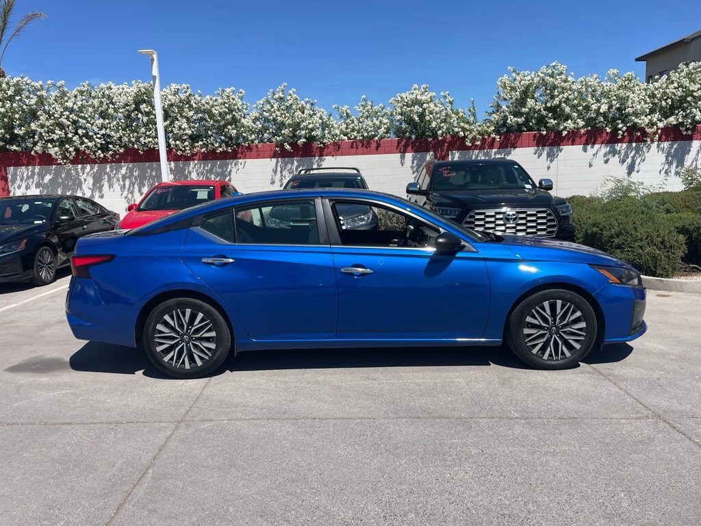 Used 2025 Nissan Altima 2.5 SV Sedan