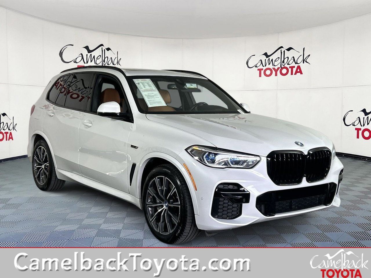 2022 BMW X5 xDrive45e's photo