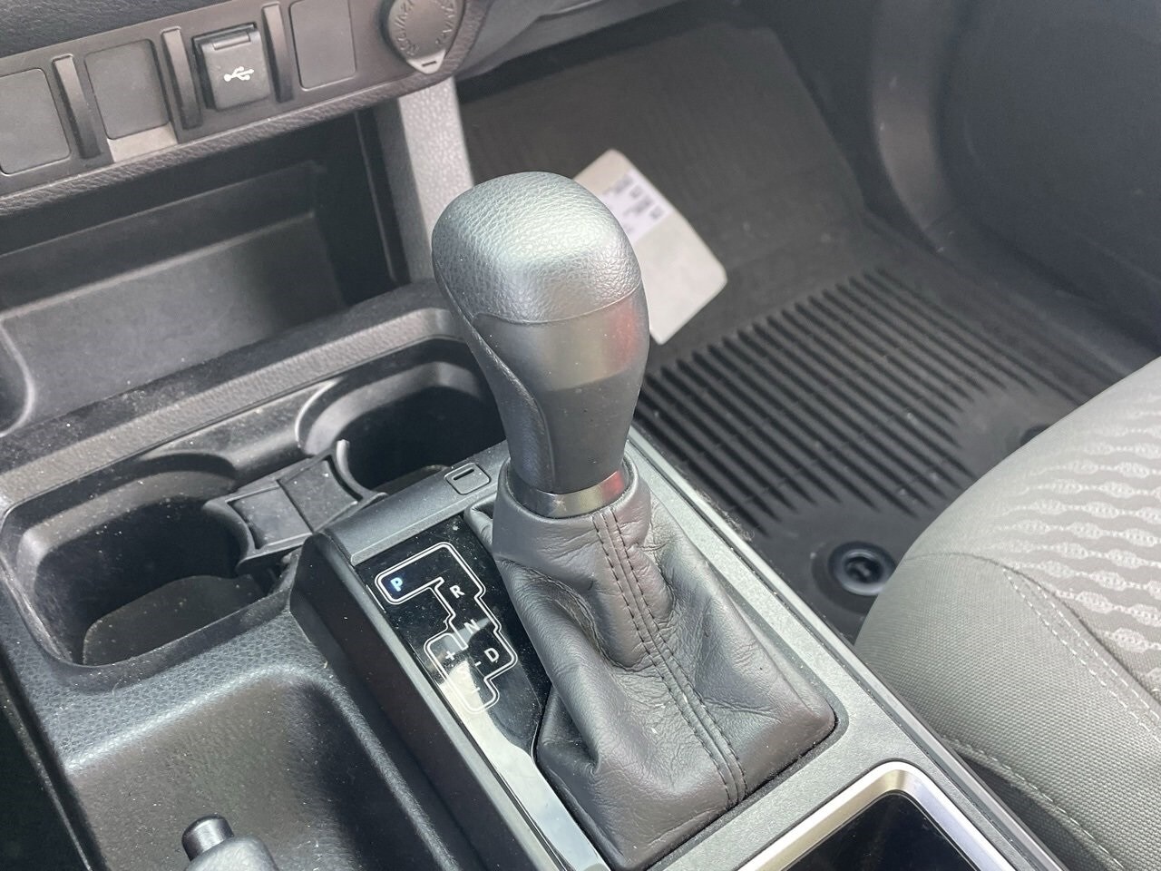 2023 Toyota Tacoma SR photo 4