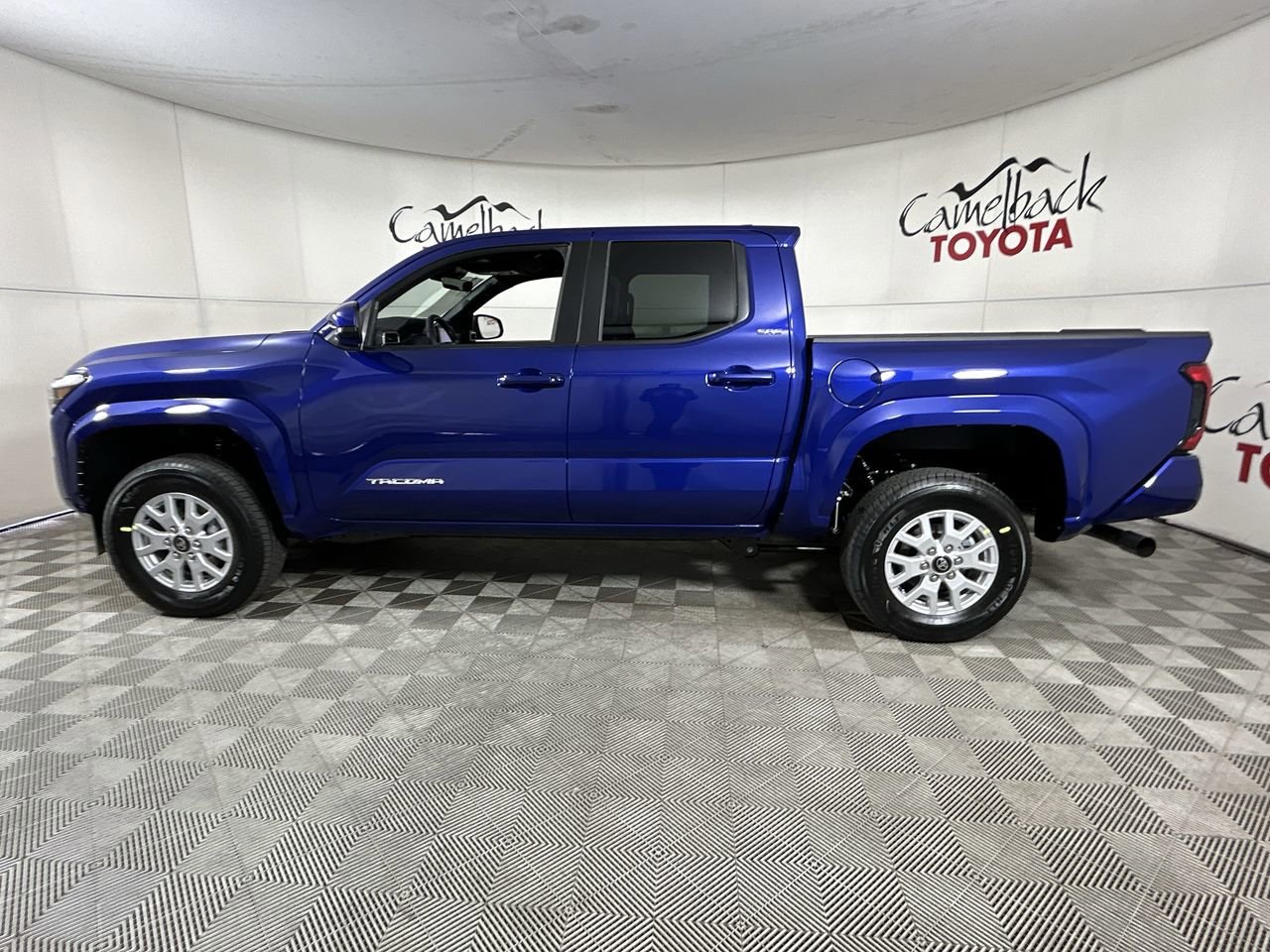 2025 Toyota Tacoma SR5 photo 4