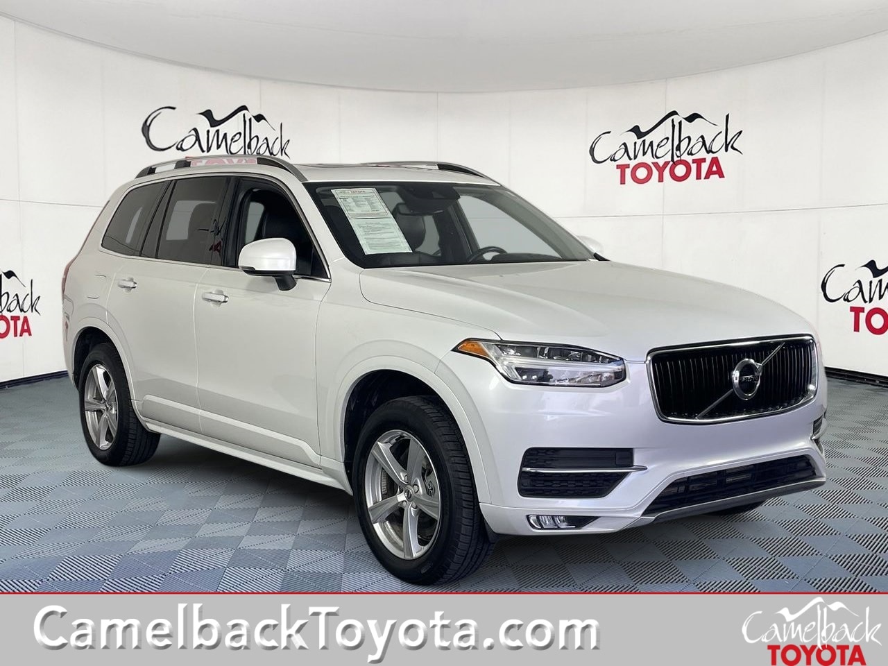 2019 Volvo XC90 Momentum's photo