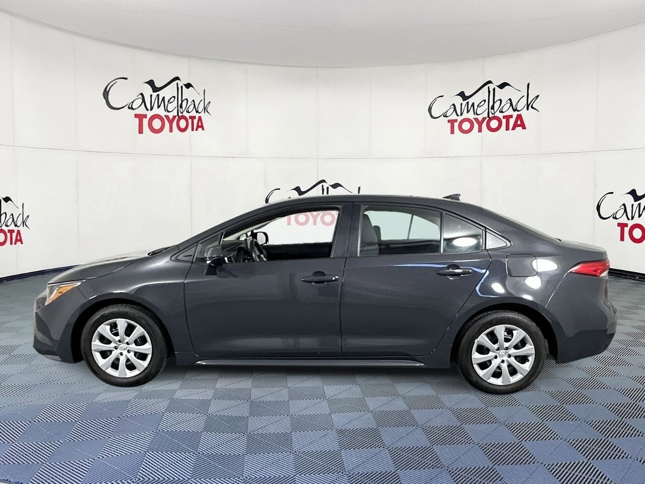 2024 Toyota Corolla LE photo 3