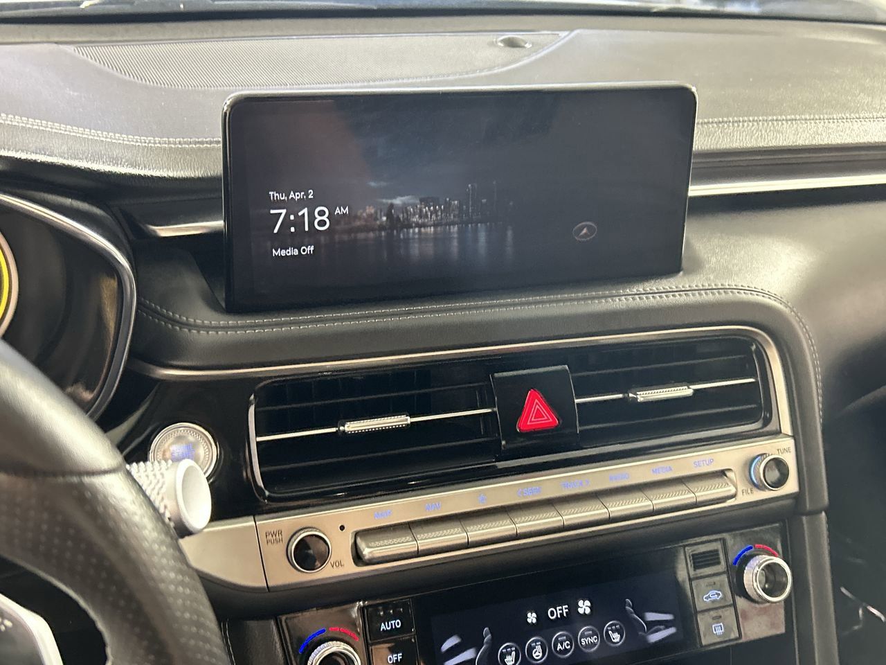 2025 GENESIS G70 Standard - Photo 16