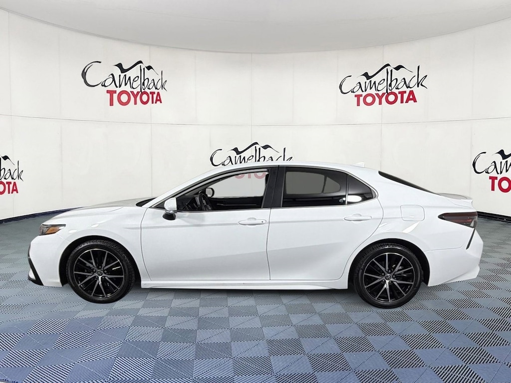Used 2023 Toyota Camry SE Sedan