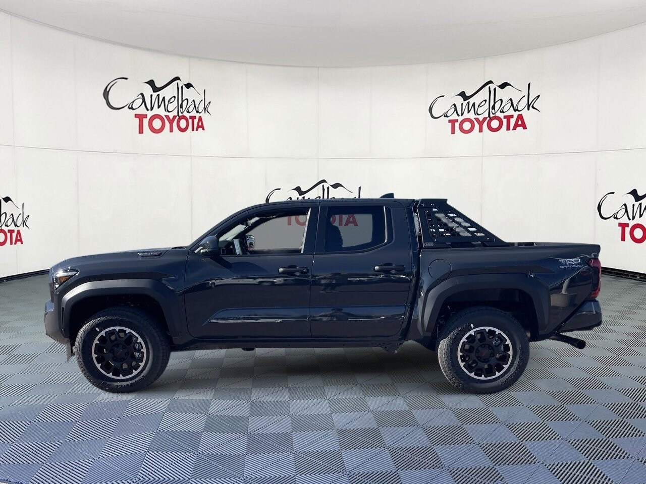 2025 Toyota Tacoma TRD photo 4