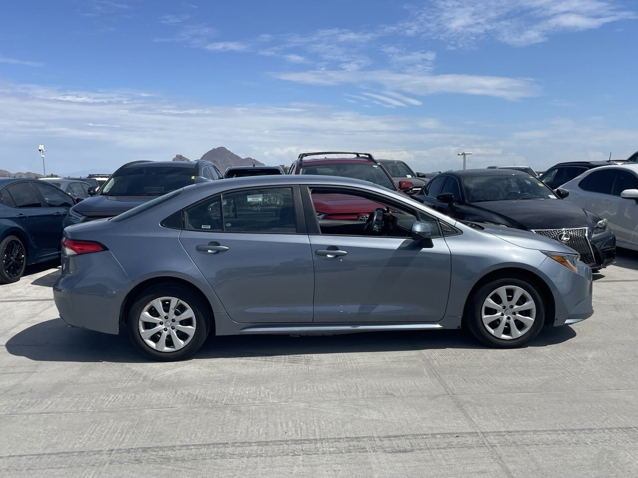 2024 Toyota Corolla LE photo 3