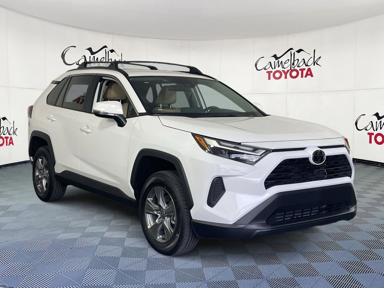 2025 Toyota RAV4 XLE photo 3