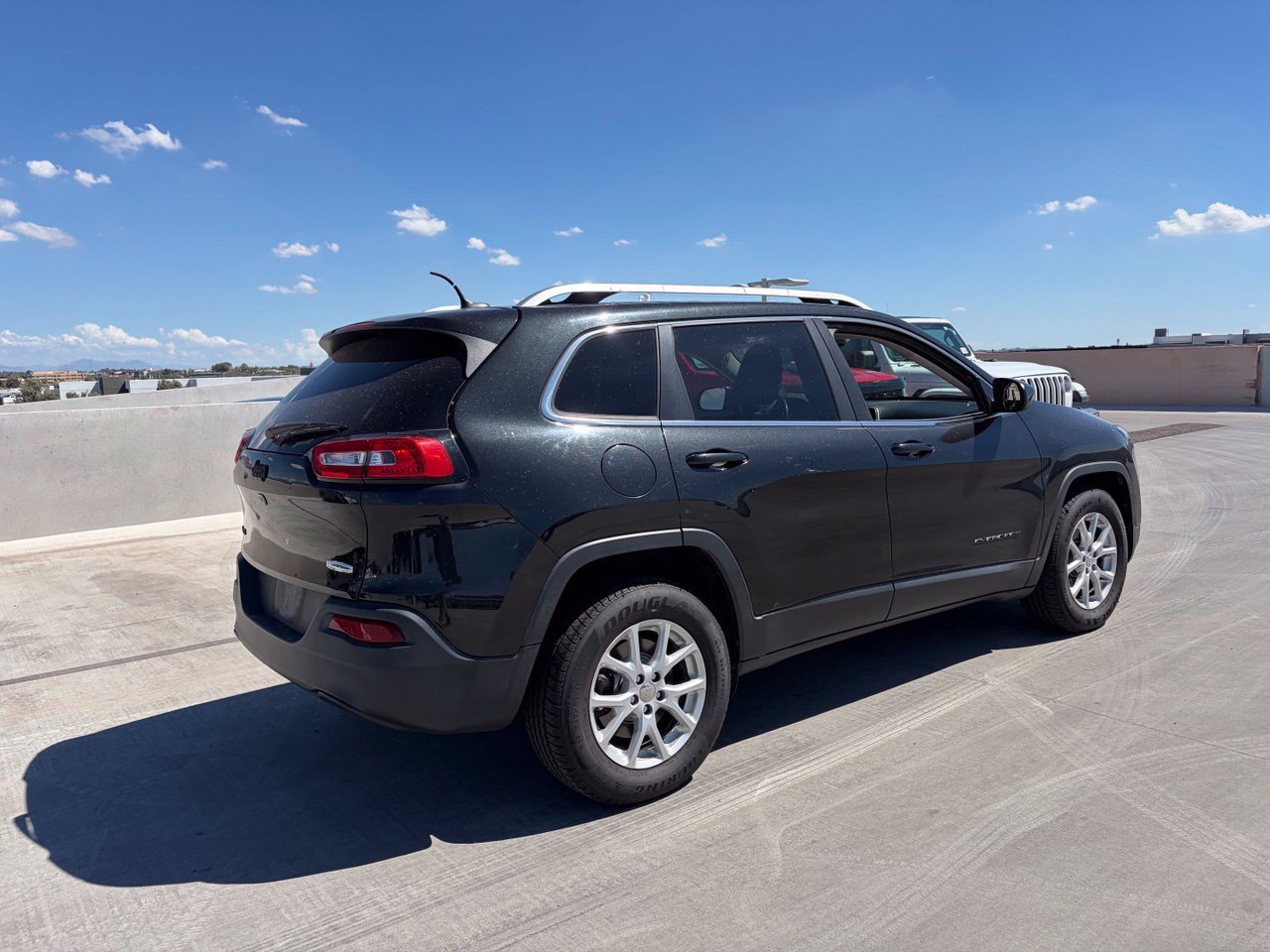 Used 2015 Jeep Cherokee Latitude with VIN 1C4PJMCB1FW714600 for sale in Phoenix, AZ