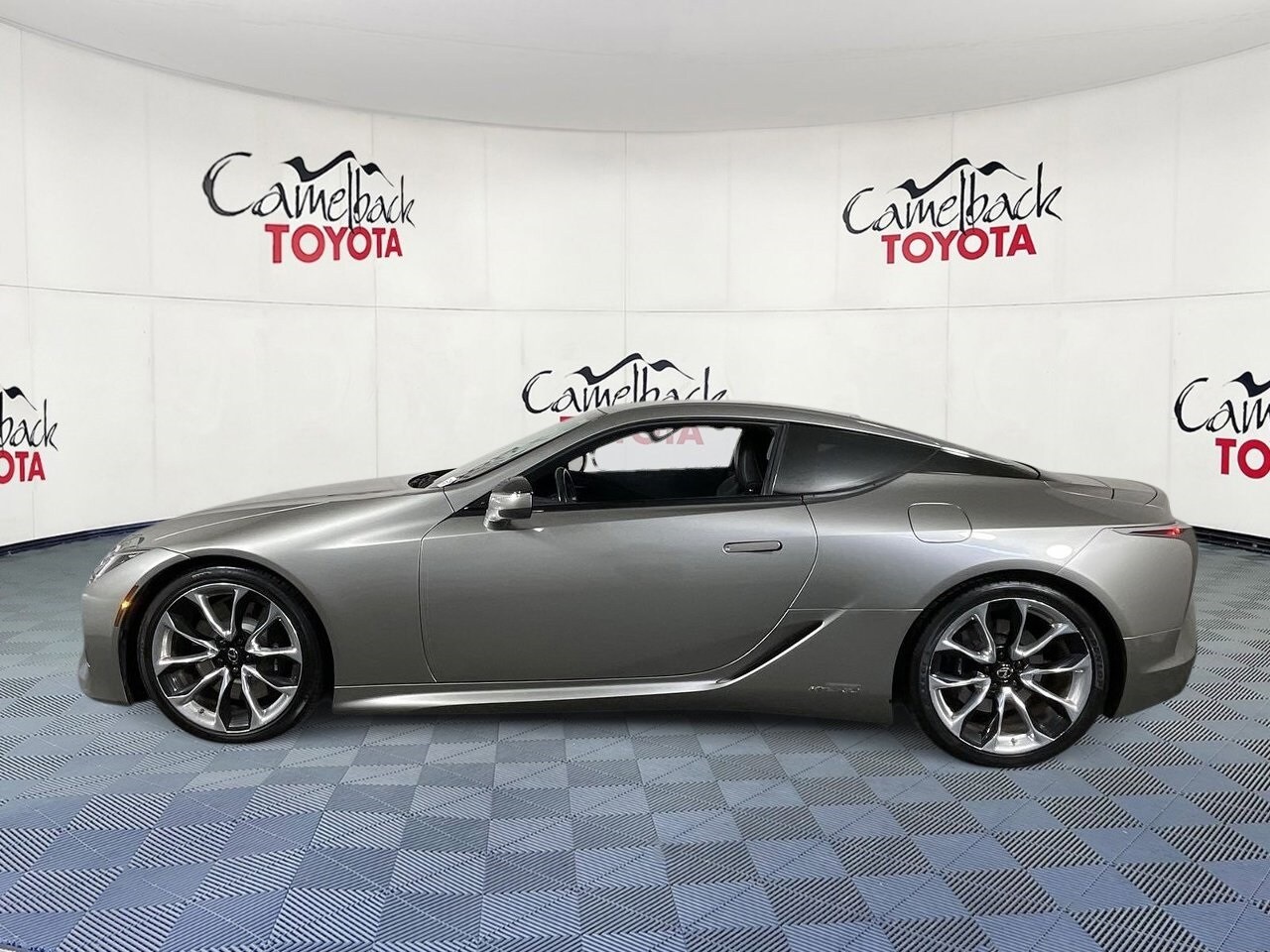 2018 Lexus LC 500h photo 4