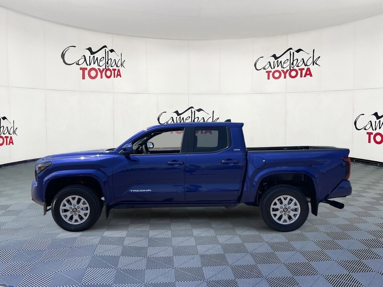 2025 Toyota Tacoma SR5 photo 4