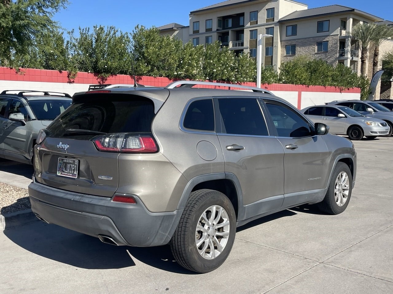 2019 Jeep Cherokee Latitude photo 2