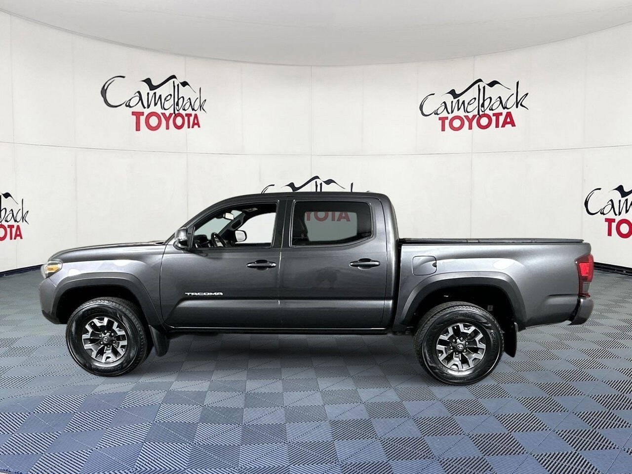 2019 Toyota Tacoma TRD Off-Road photo 4