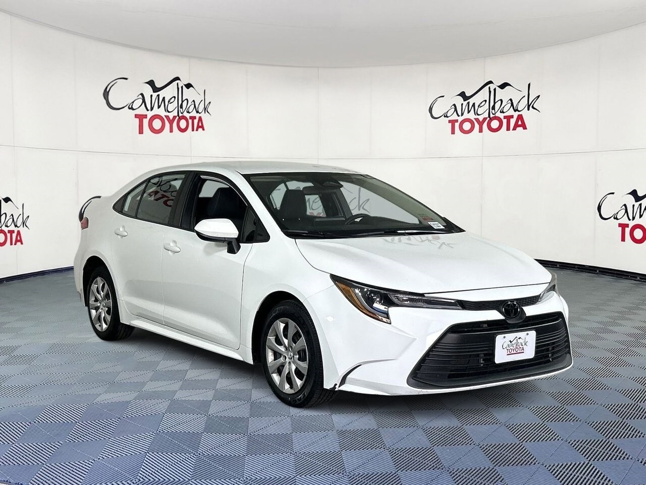 2024 Toyota Corolla LE photo 2