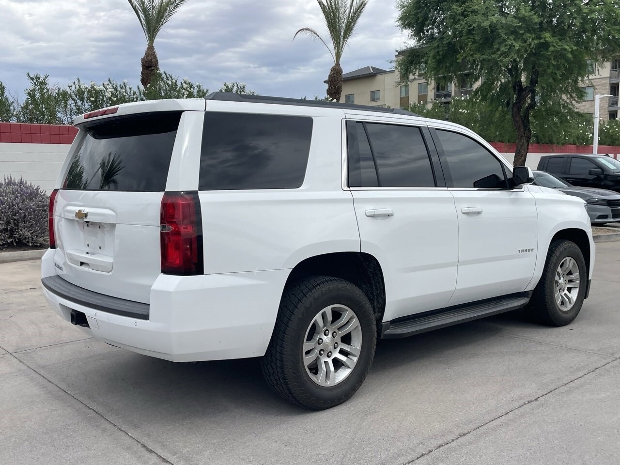 2019 Chevrolet Tahoe LS photo 2