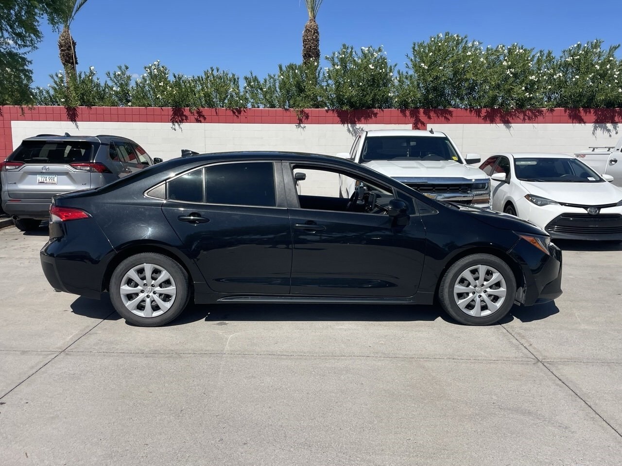 2022 Toyota Corolla LE photo 3