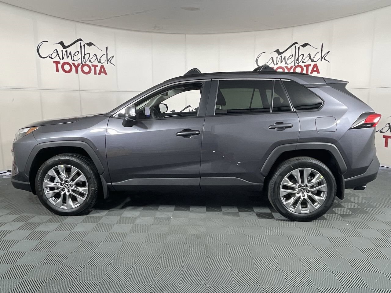 2025 Toyota RAV4 XLE Premium photo 2