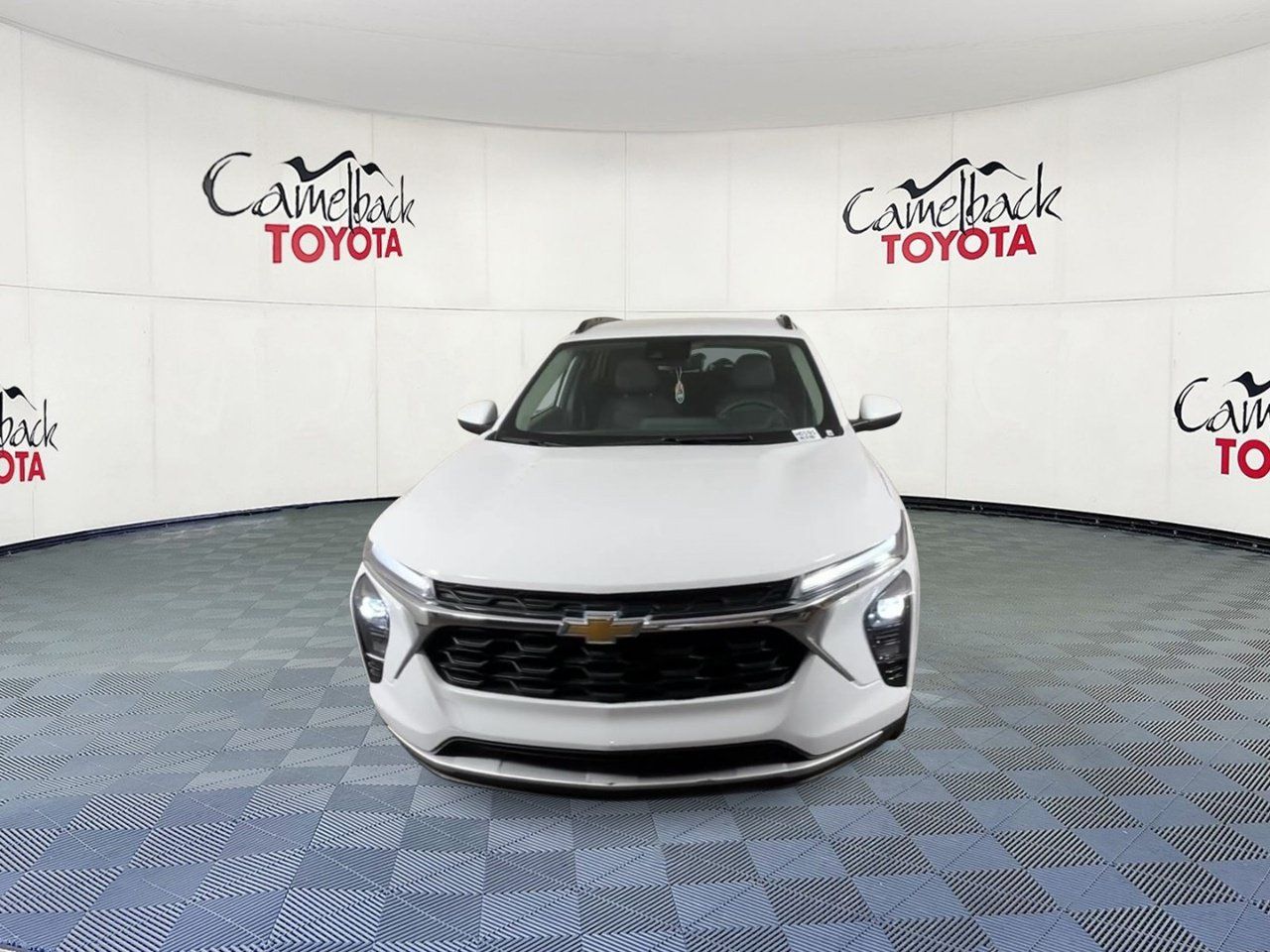 2025 Chevrolet Trax LT - Photo 6