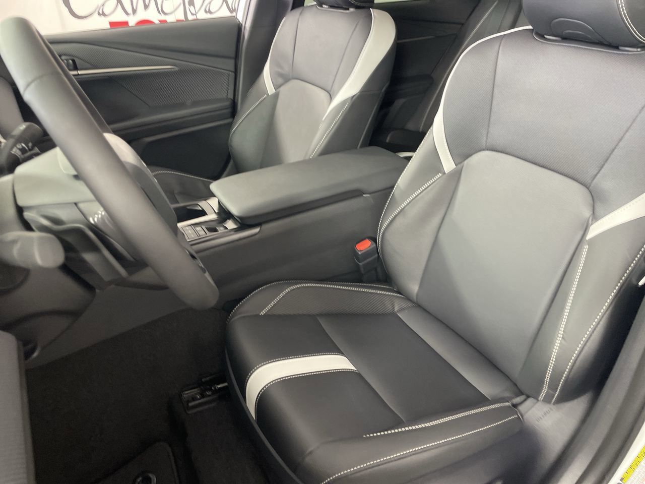 2026 Toyota Camry SE - Photo 20