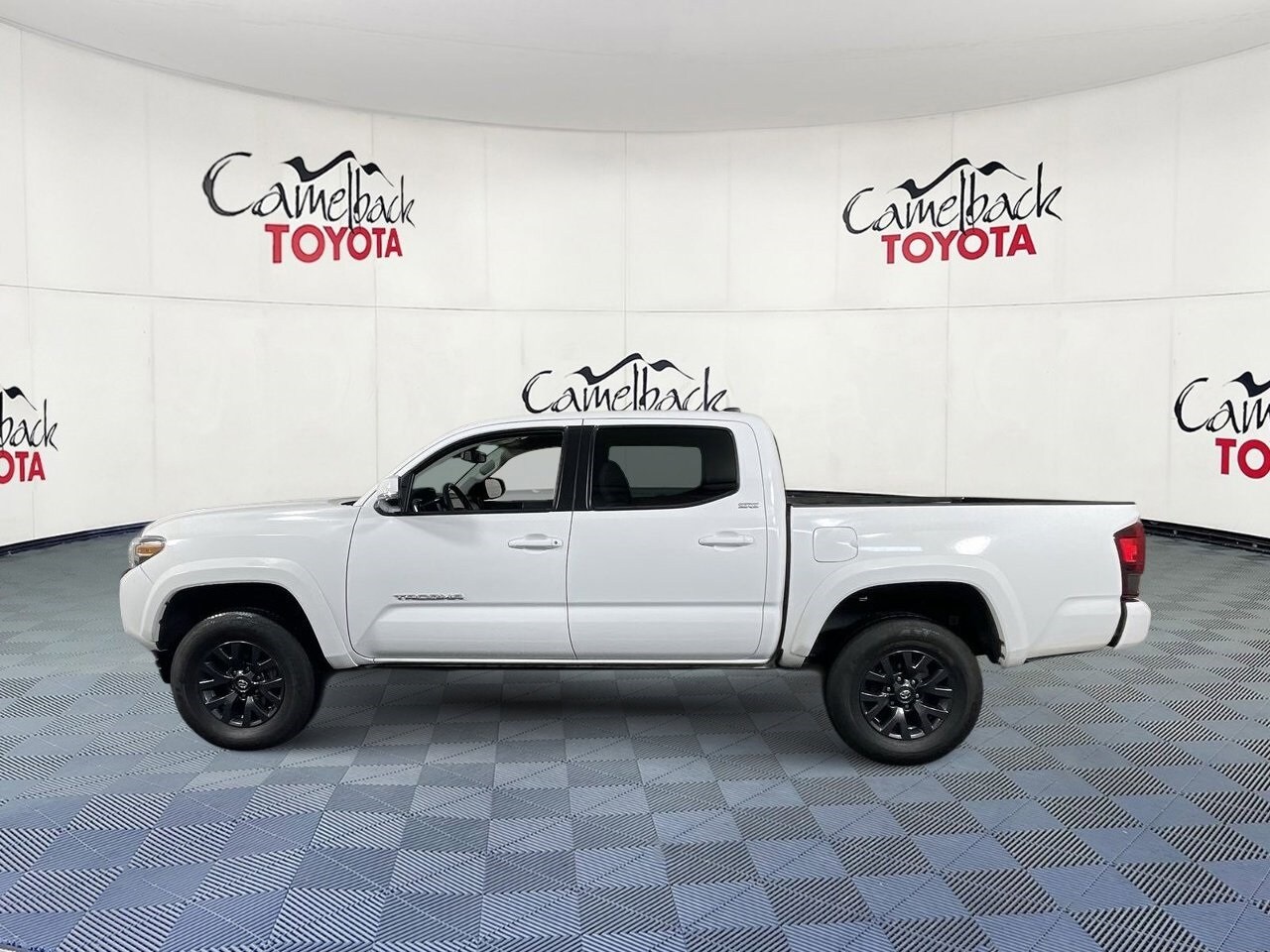 2023 Toyota Tacoma SR5 photo 4