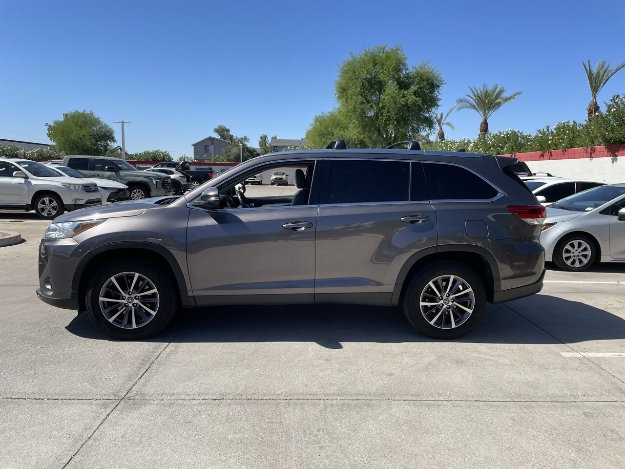 2019 Toyota Highlander XLE photo 4