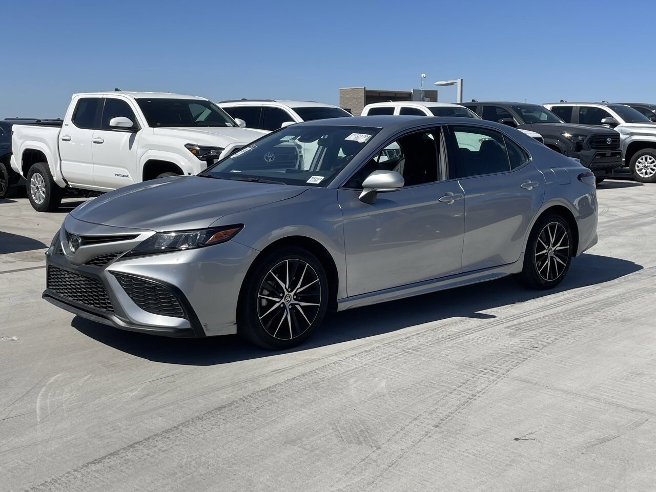 2024 Toyota Camry SE photo 4