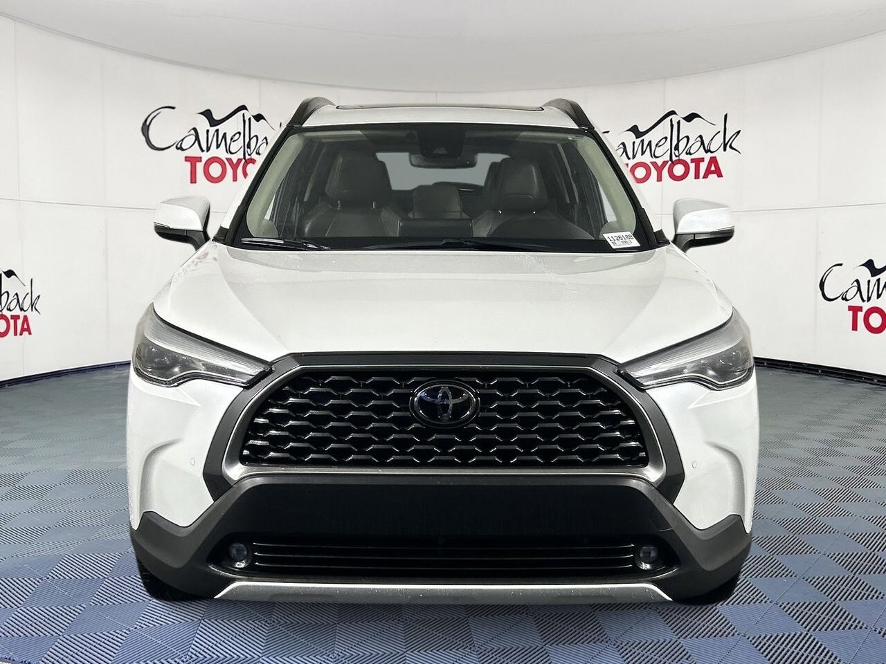 2022 Toyota Corolla Cross XLE photo 3