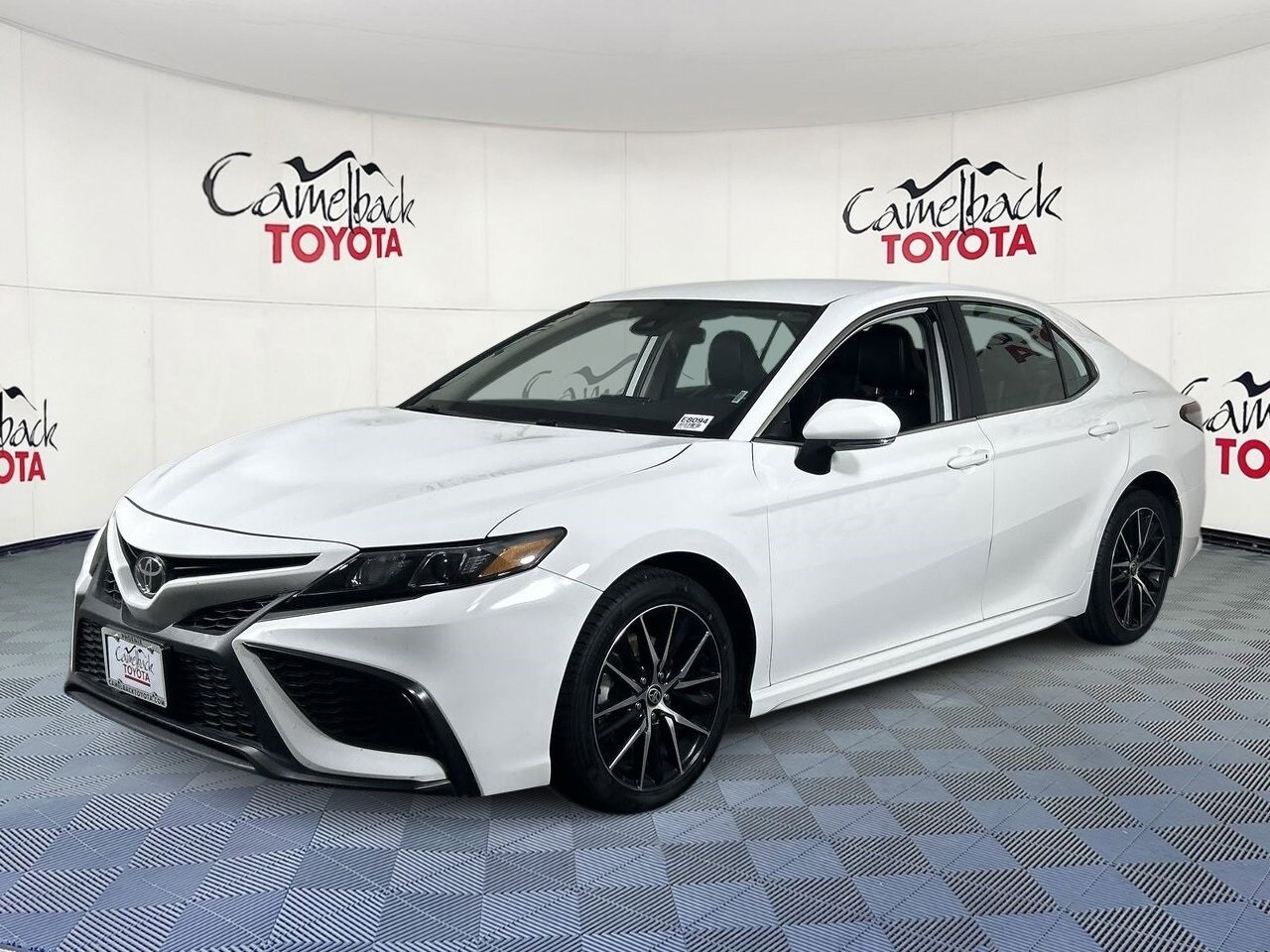 2024 Toyota Camry SE photo 2