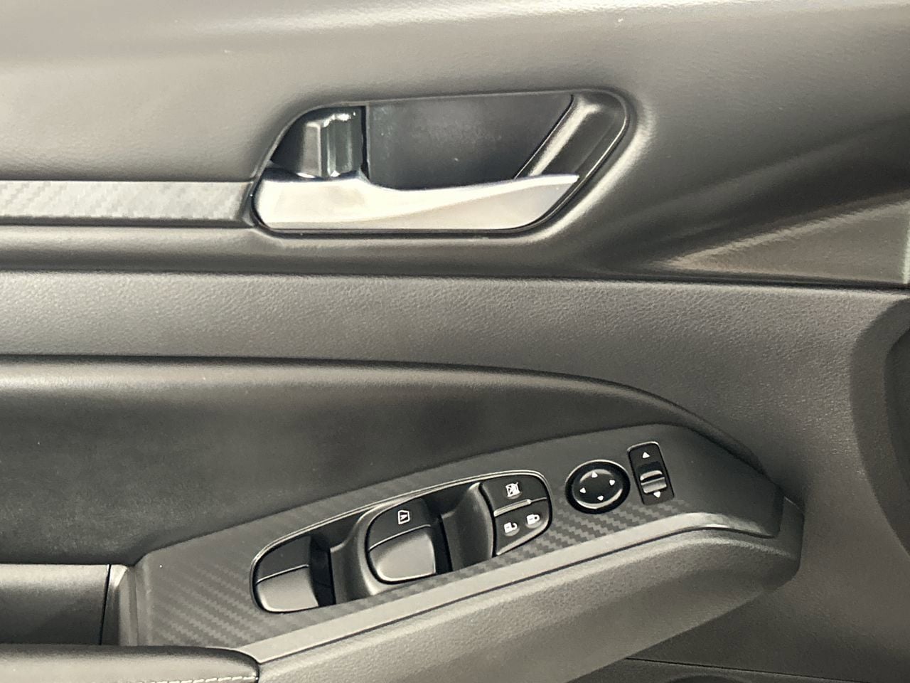 2025 Nissan Altima SV - Photo 18