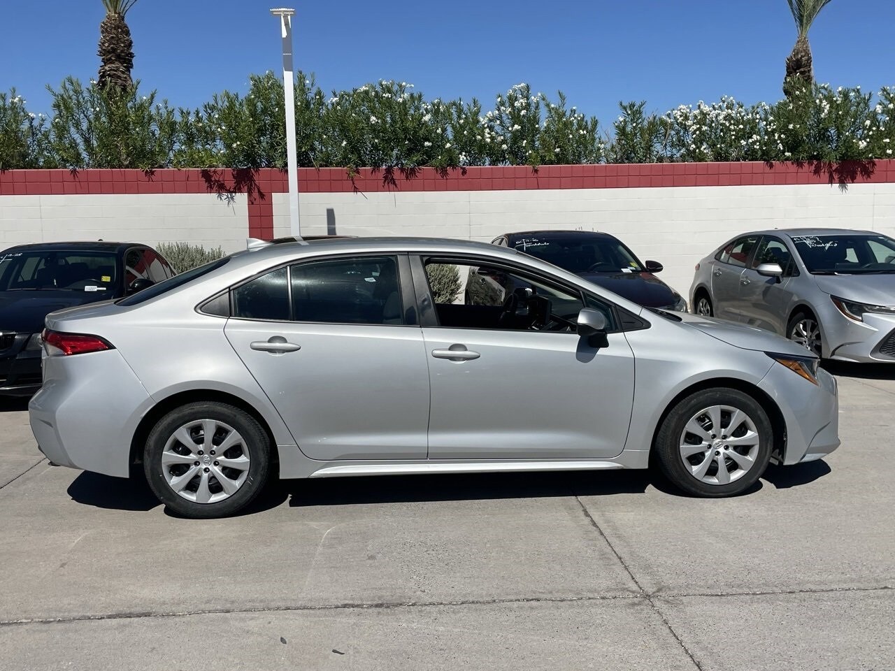 2024 Toyota Corolla LE photo 3