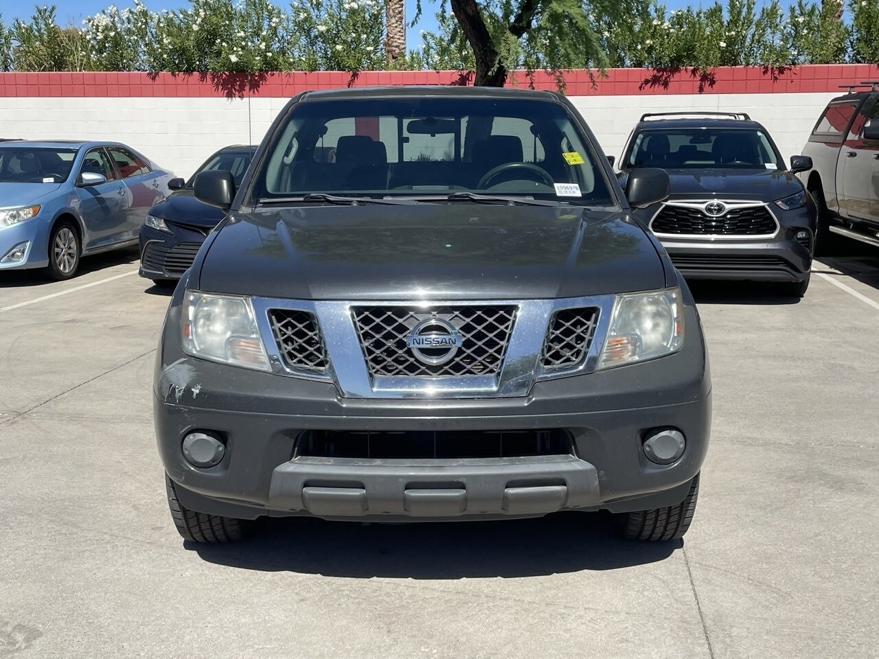 2012 Nissan Frontier SV photo 2