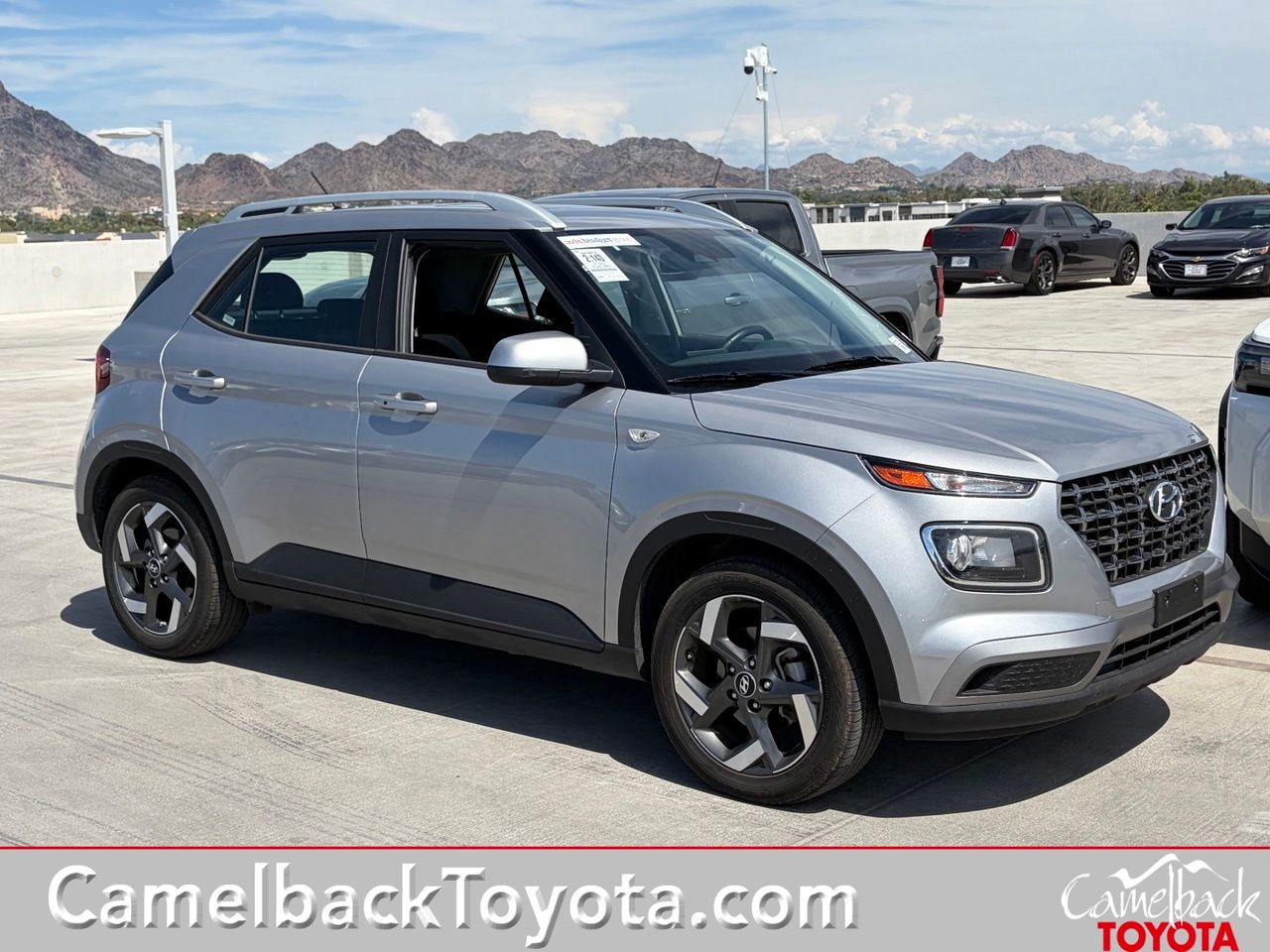 Shimmering Silver 2025 Hyundai Venue SUV / Crossover Front-Wheel Drive Continuously Variable Transmission